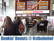 Donuts München: Dunkin' Donuts eröffnete 1. Filiale am Münchner Ostbahnhof am 09. April 2014 (©Foto: Martin Schmitz)